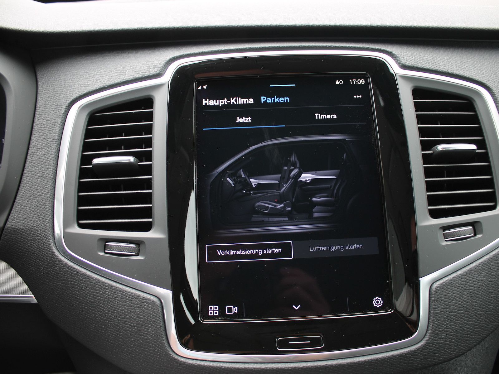 Volvo XC90 Core AWD - Samsaru's Car Outlet