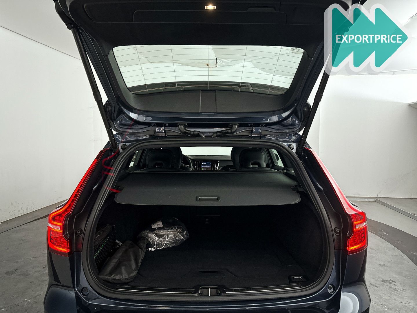 Volvo V60 T6 Plug-in hybrid AWD Plus Dark | 360° kamer