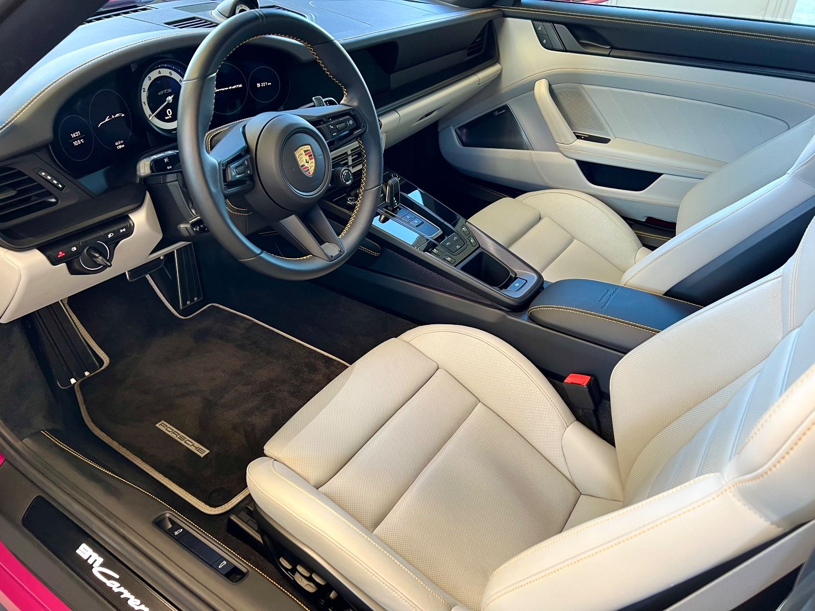 Porsche 992.1  4 GTS CABRIO PTS  LIFT HAL PCCB ExcManu
