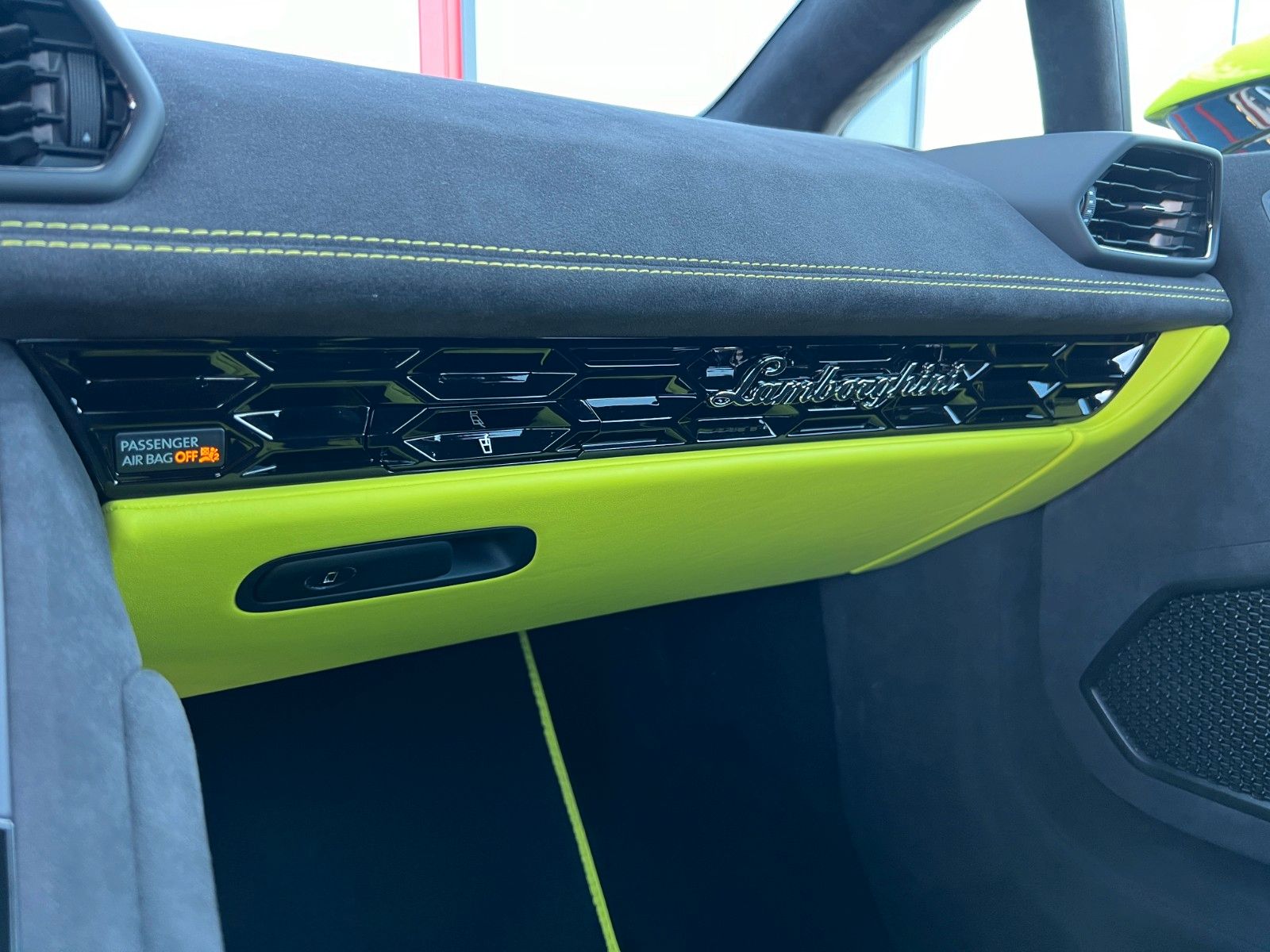 Lamborghini Huracán Tecnica - Samsaru's Car Outlet