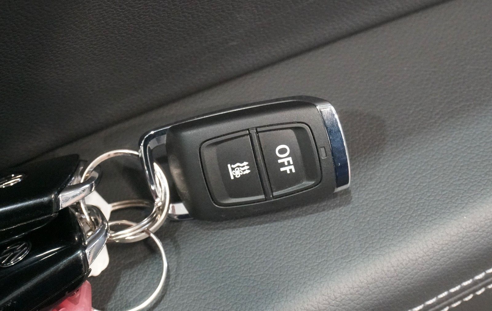 Volkswagen Touareg 3.0 TSI R-Line 4Motion - Samsaru's Car Outlet