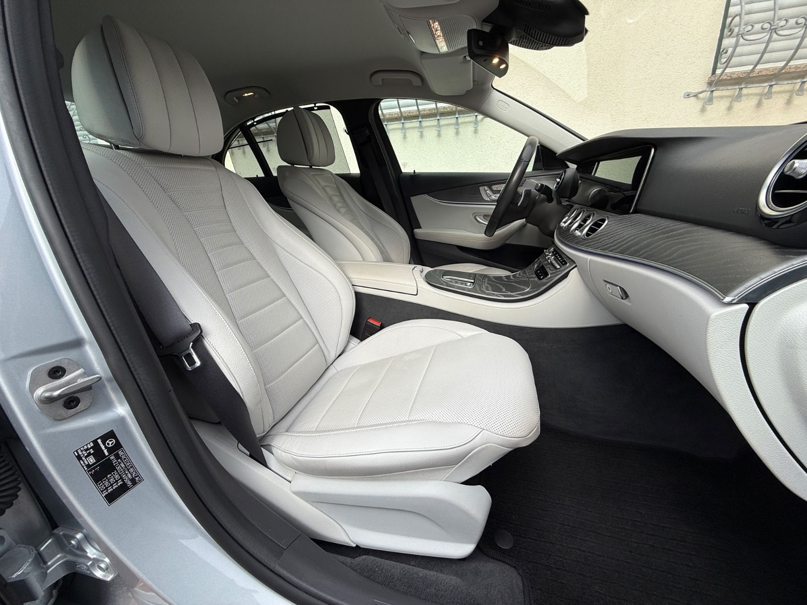 Mercedes-Benz E 400 d 4Matic AMG-LINE - Samsaru's Car Outlet