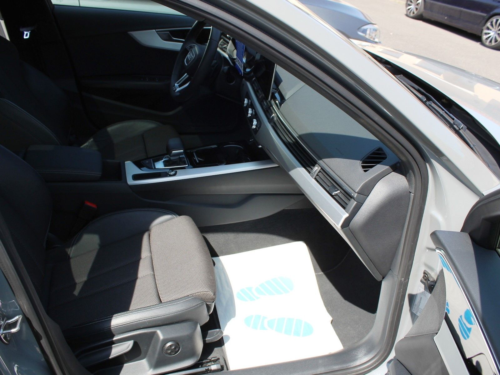 Audi A4 35 TFSI S line - Samsaru's Car Outlet