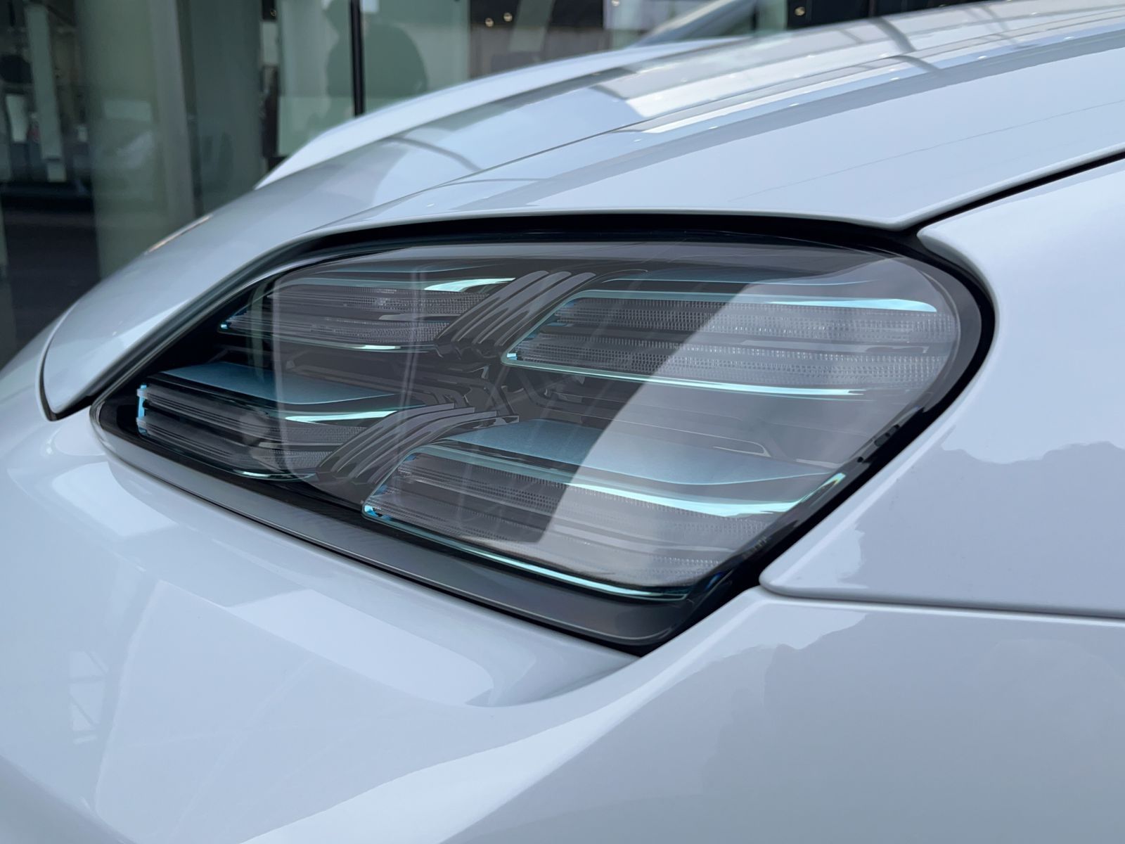 Porsche Macan 4 - Samsaru's Car Outlet