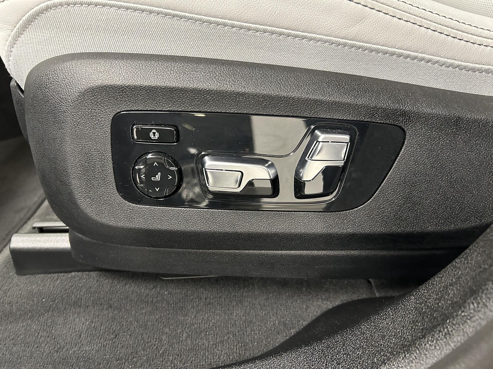 BMW X6 xDrive40d M Sportpaket Pro Pano. AHK Massagef