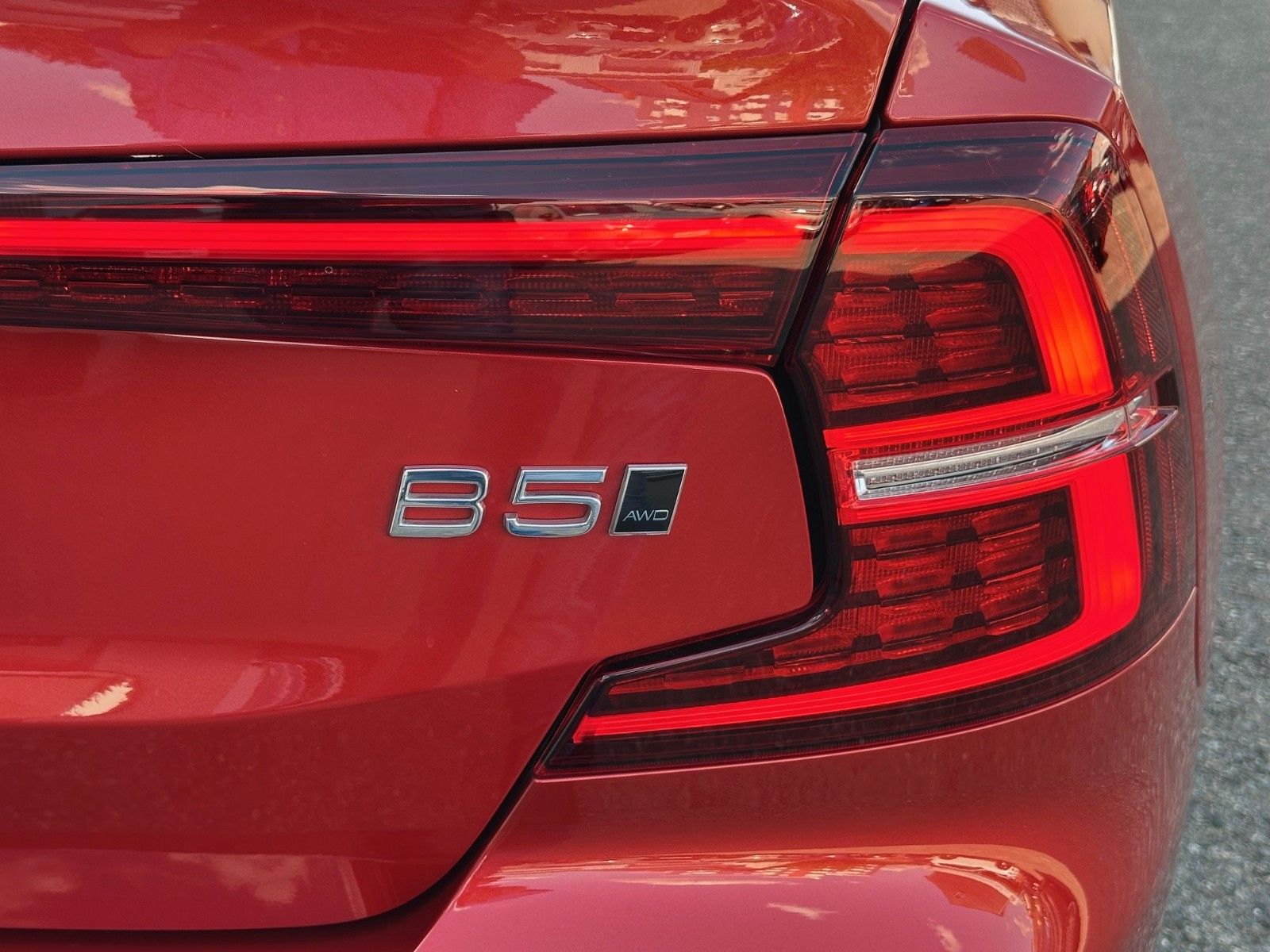 Volvo S60 B5 Ultimate Dark AWD-B&W-360°-Massage-Nappa