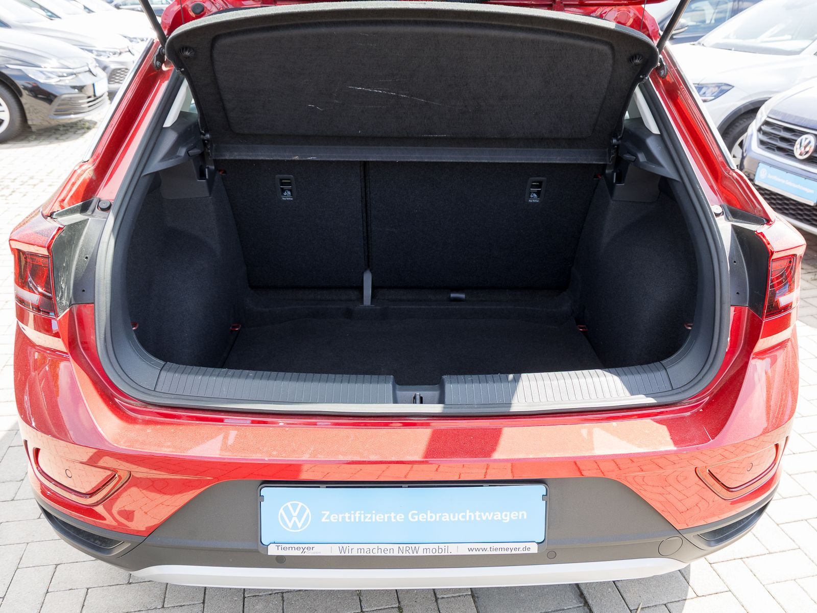 Volkswagen T-Roc 1.0 TSI - Samsaru's Car Outlet