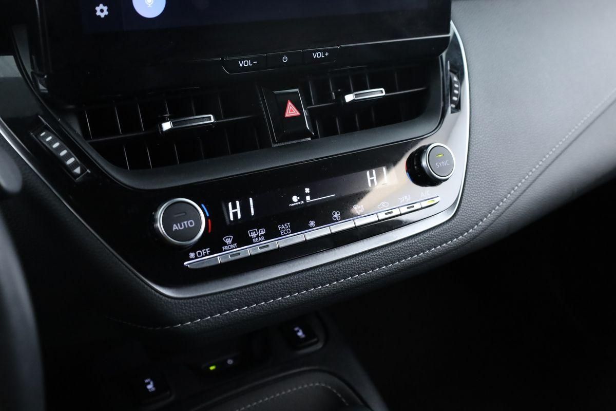 Toyota Corolla Touring Sports 2.0 CVT Team D Navi Kam