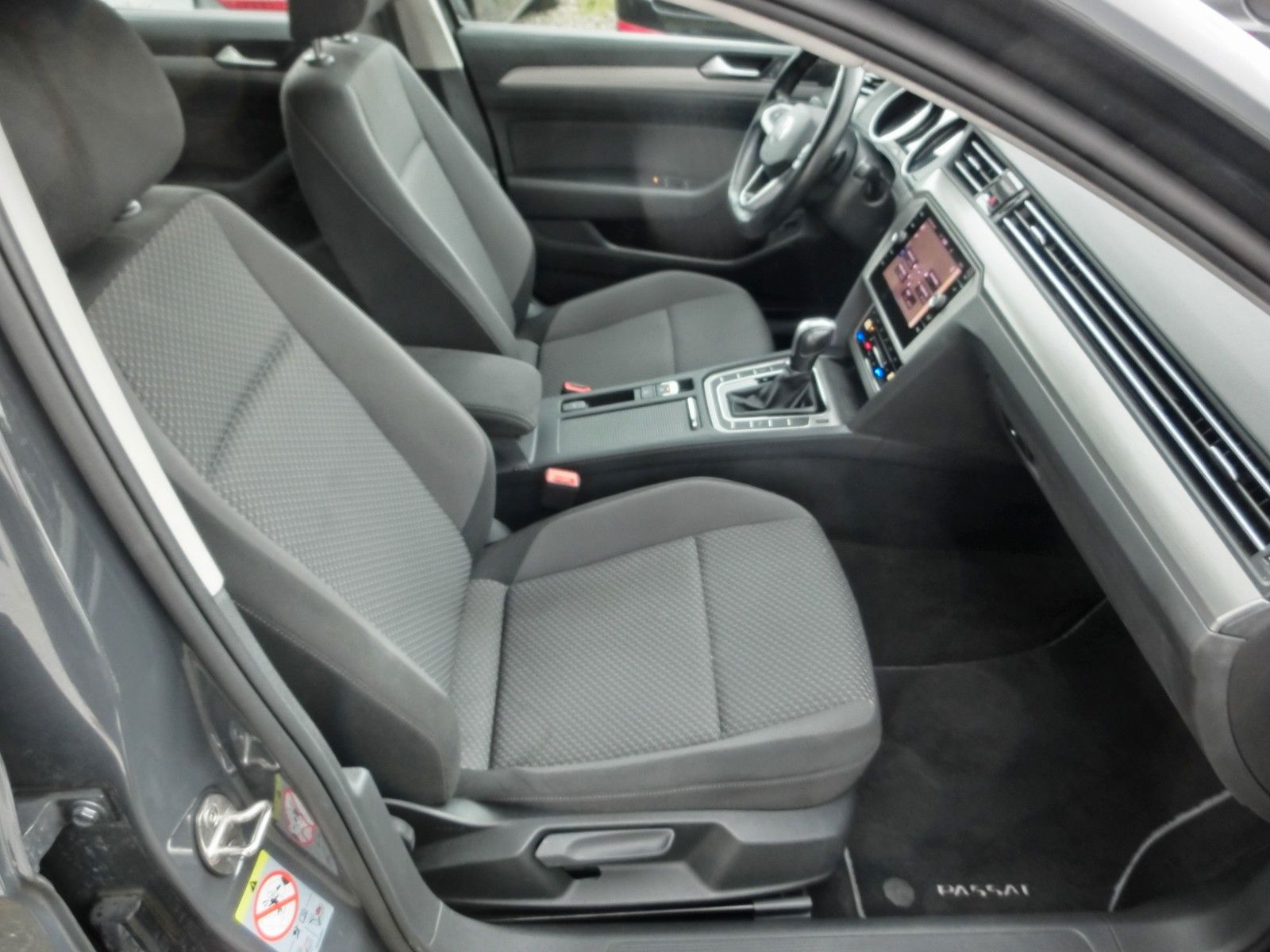 Volkswagen Passat Variant - Samsaru's Car Outlet