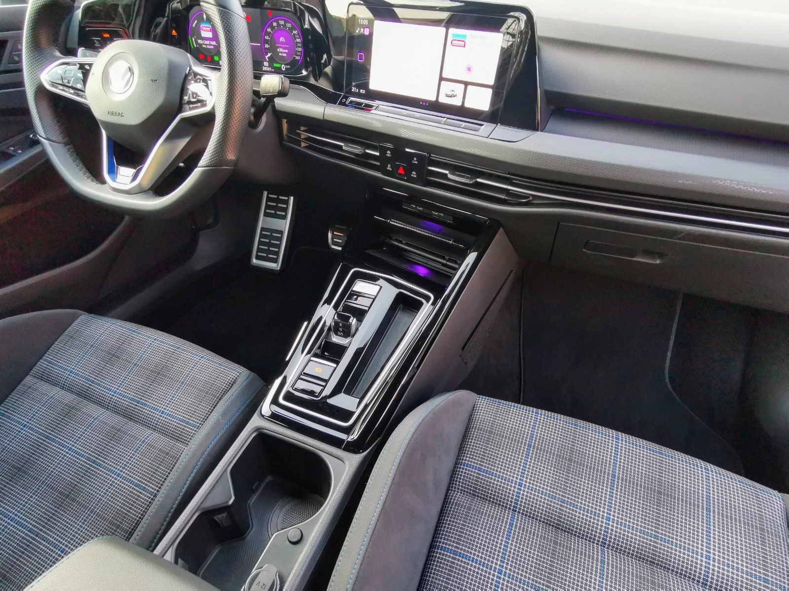 Volkswagen Golf VIII GTE Hybrid - Samsaru's Car Outlet