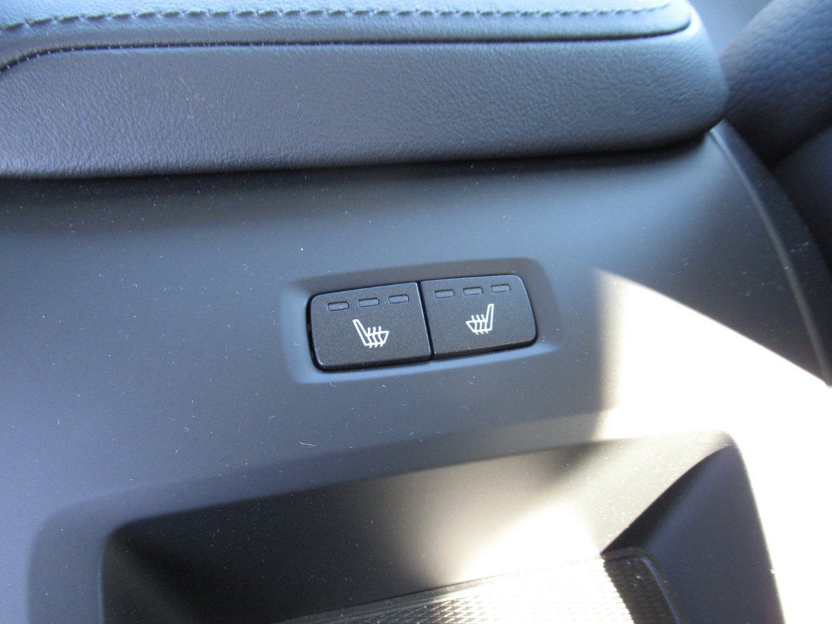 Volvo XC60 B5 AWD Benzin Plus Dark Automatik