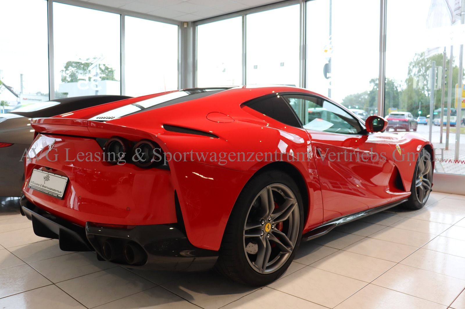 Ferrari 812 Superfast - Samsaru's Car Outlet