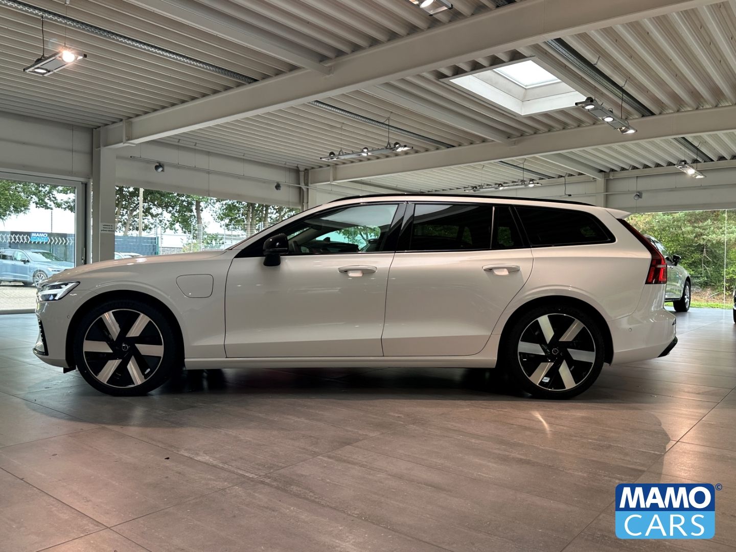 Volvo V60 T6 AWD Recharge Ultra Dark ACC/AHK/360°/PANO