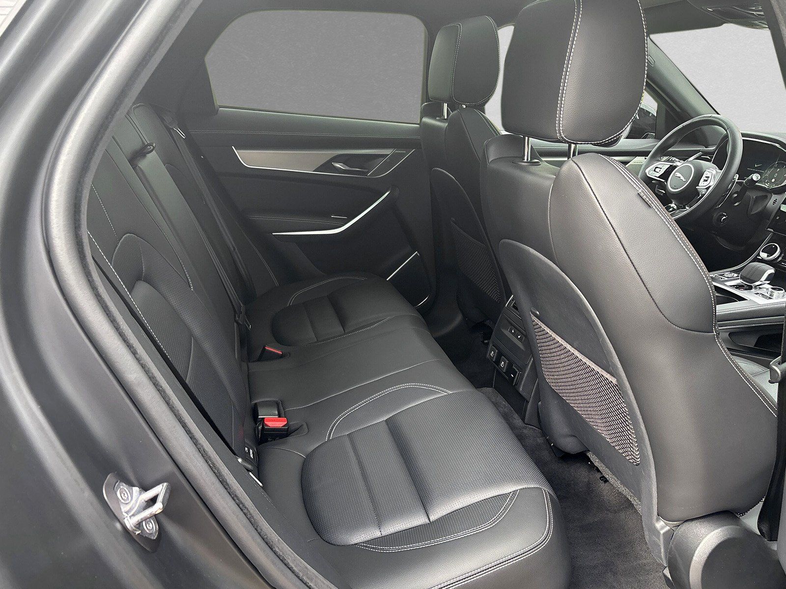 Jaguar F-Pace D300 R-Dyn. SE AHK HUD Dachrel. Winter-P.