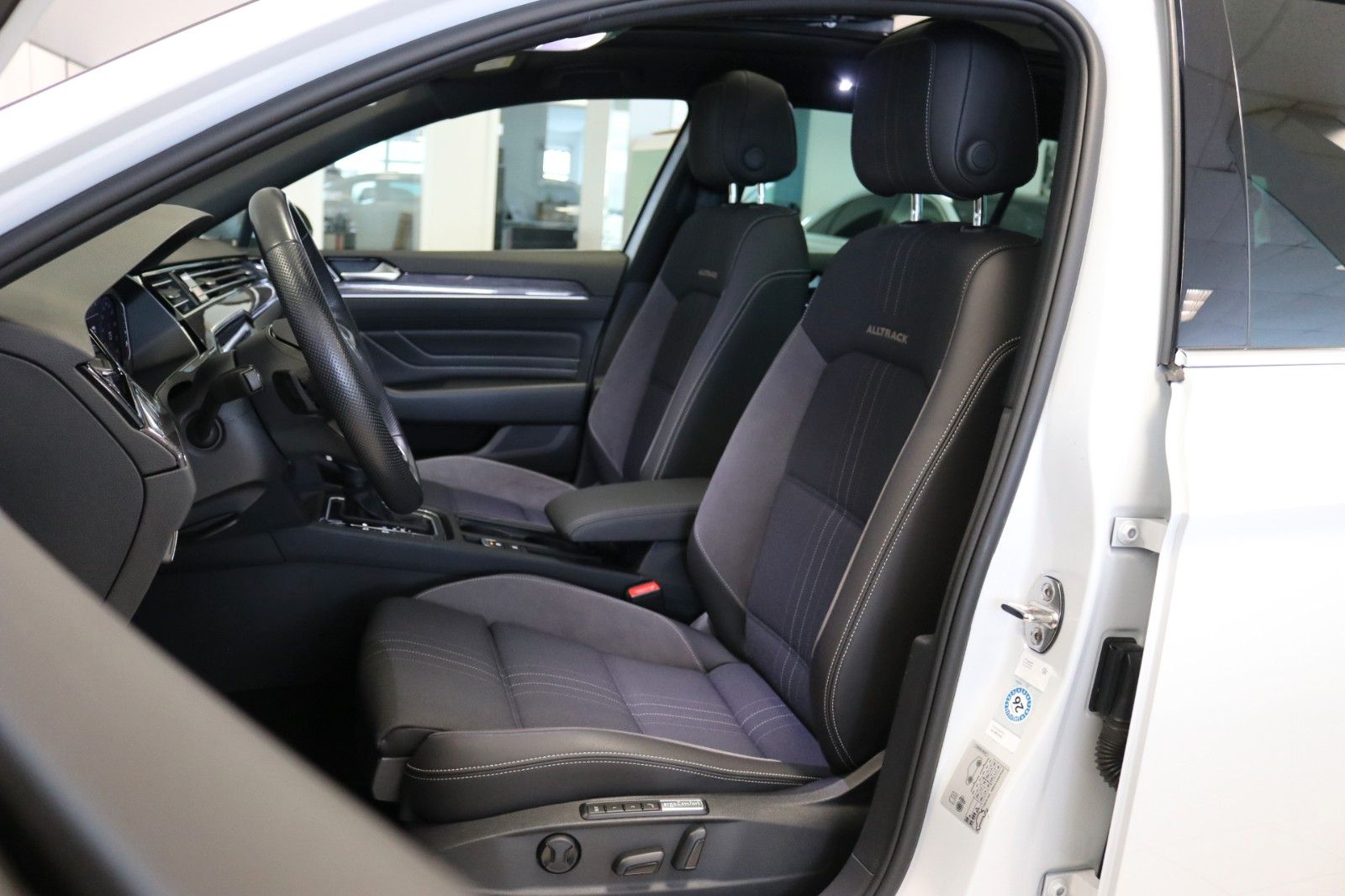 Volkswagen Passat Alltrack 4M AHK Pano STHZ 360 Memory