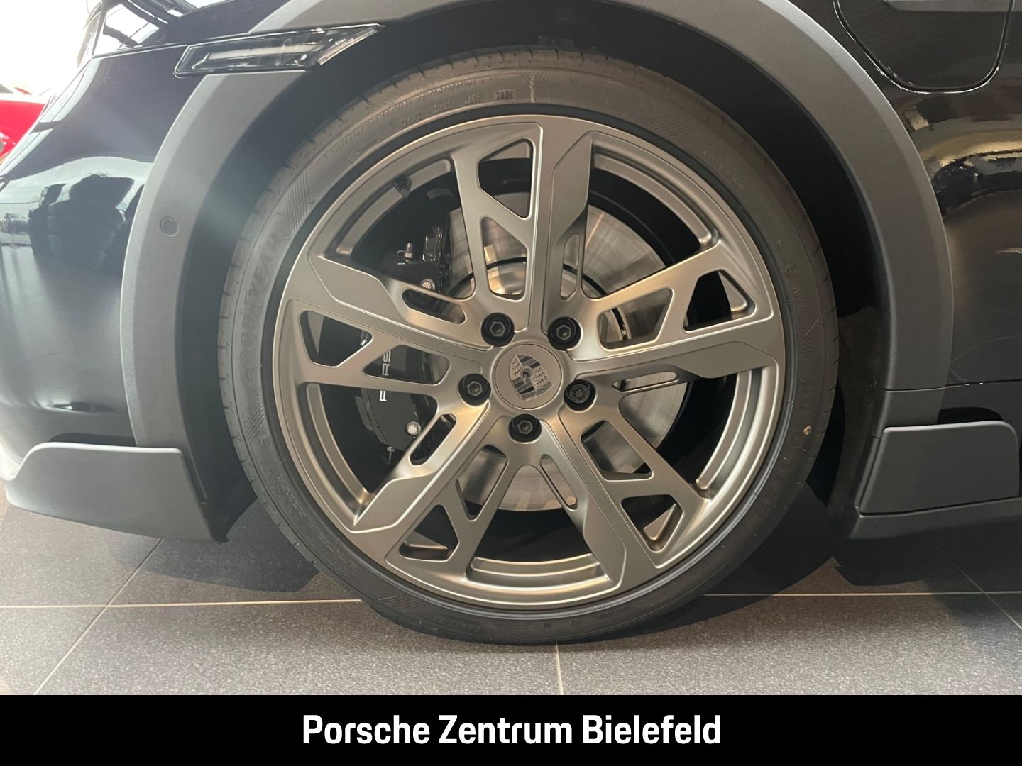 Porsche Taycan Turbo HA-Lenkung InnoDrive Sitzbelüftung