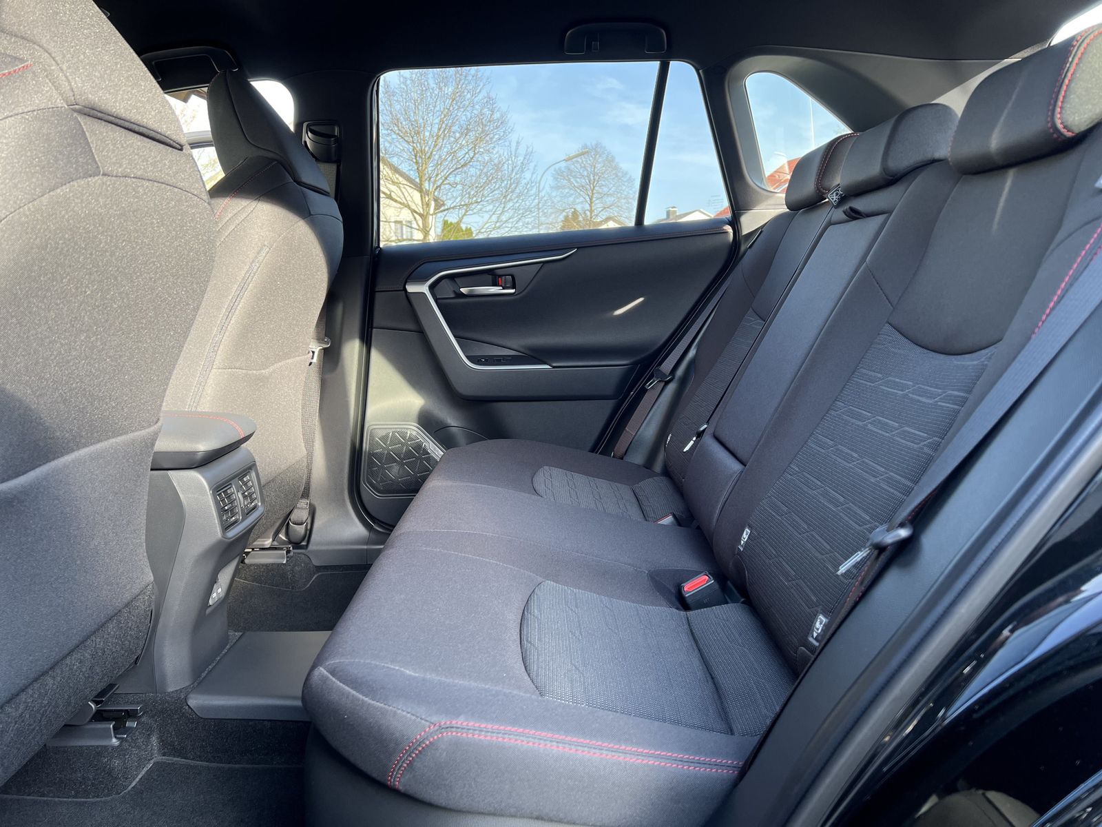 Toyota RAV4 Plug-in Hybrid 4x4 Teamplayer *AHK*