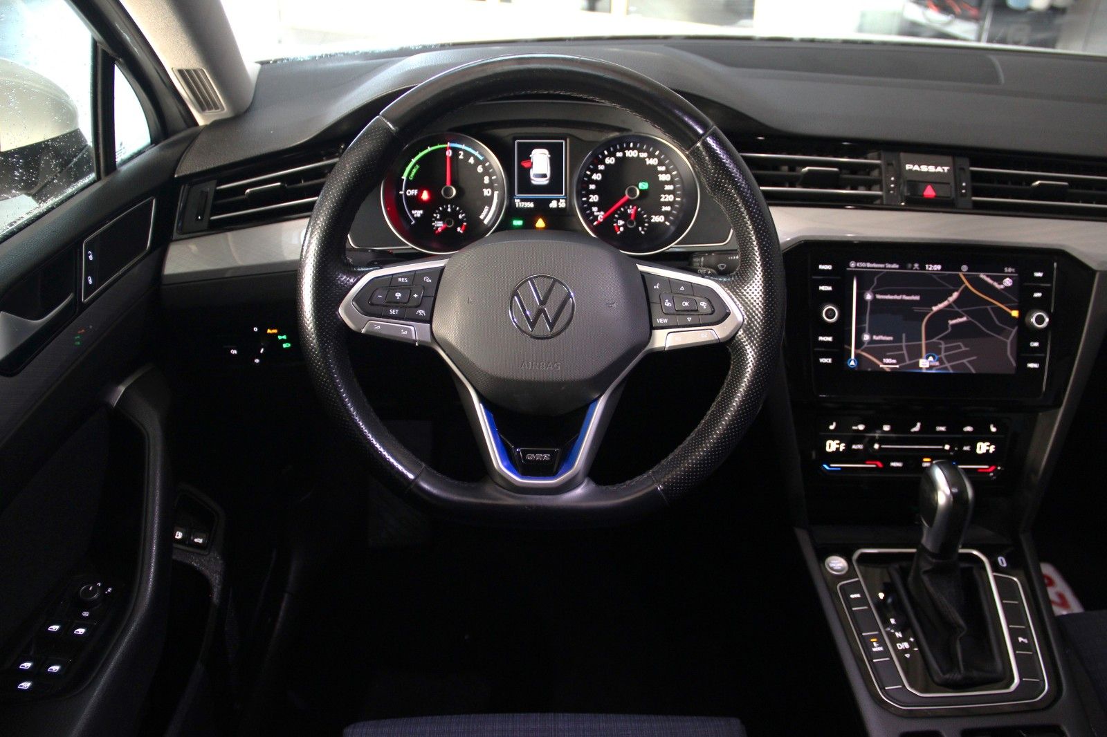 Volkswagen Passat Variant 1.4 GTE Hybrid - Samsaru's Car Outlet
