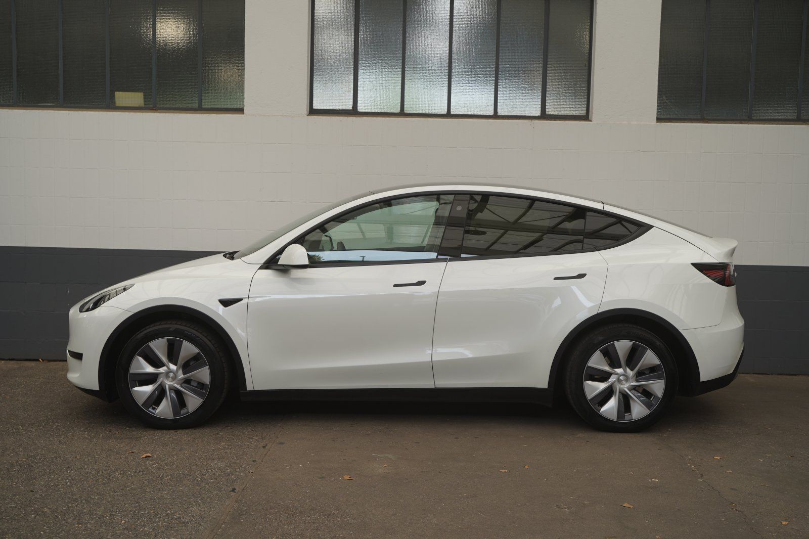 Tesla Model Y Standard Range RWD *1. Hand*unfallfrei*