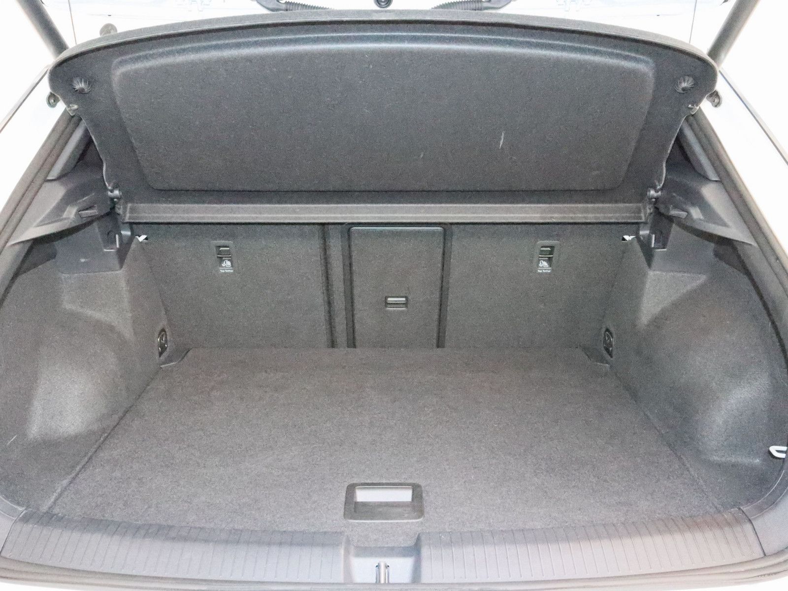 Volkswagen T-Roc 1.5 TSI Sport - Samsaru's Car Outlet