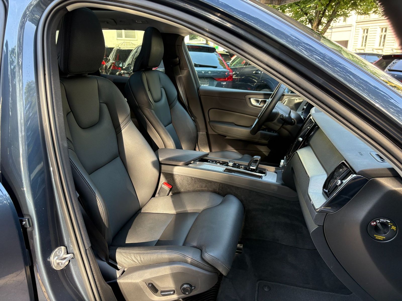 Volvo XC60 T6 AWD Plus Dark AHK 360 PANO H&K STH