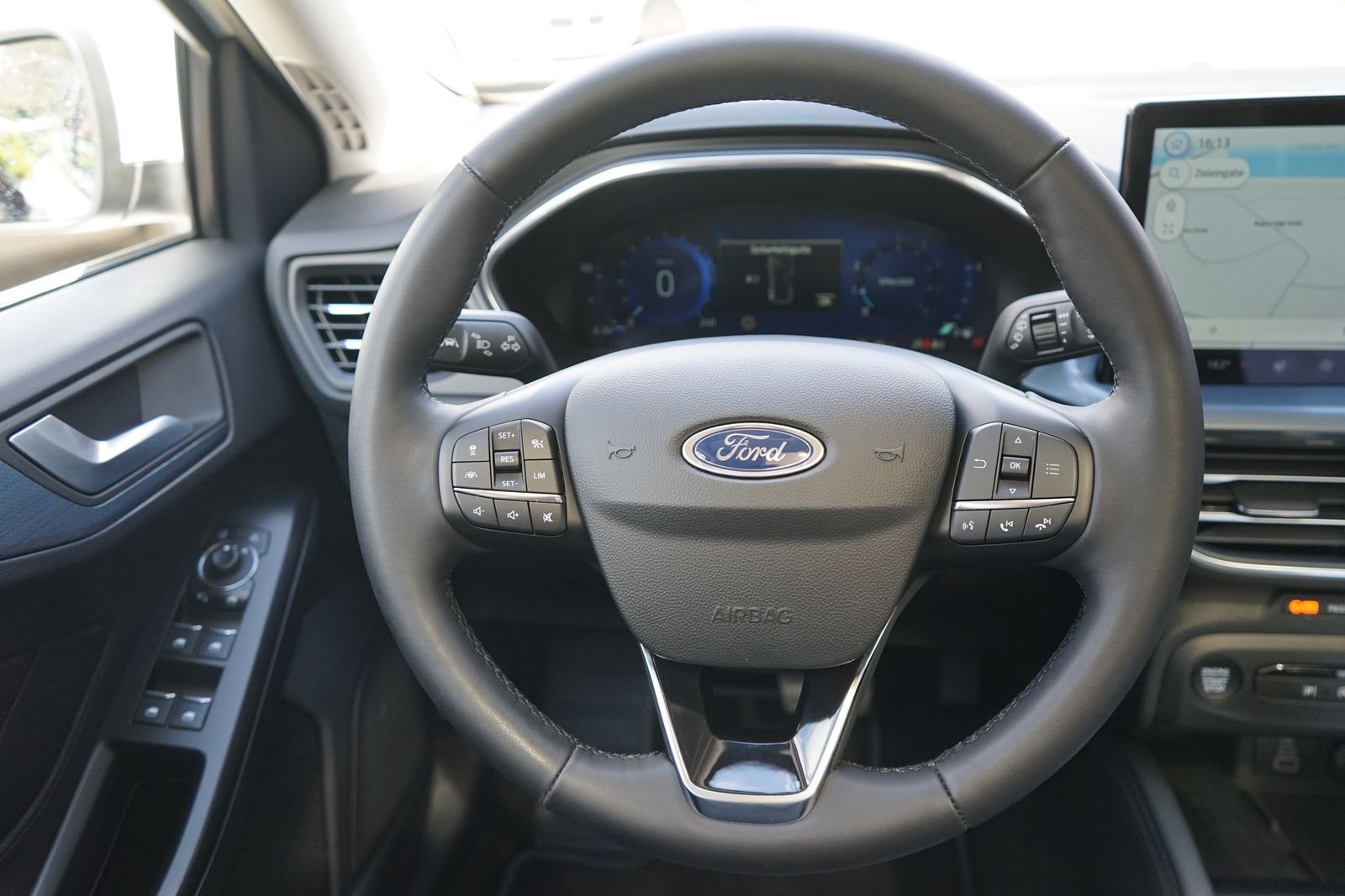 Ford Focus Turnier 1.0 M-Hybrid Active X Aut. LED