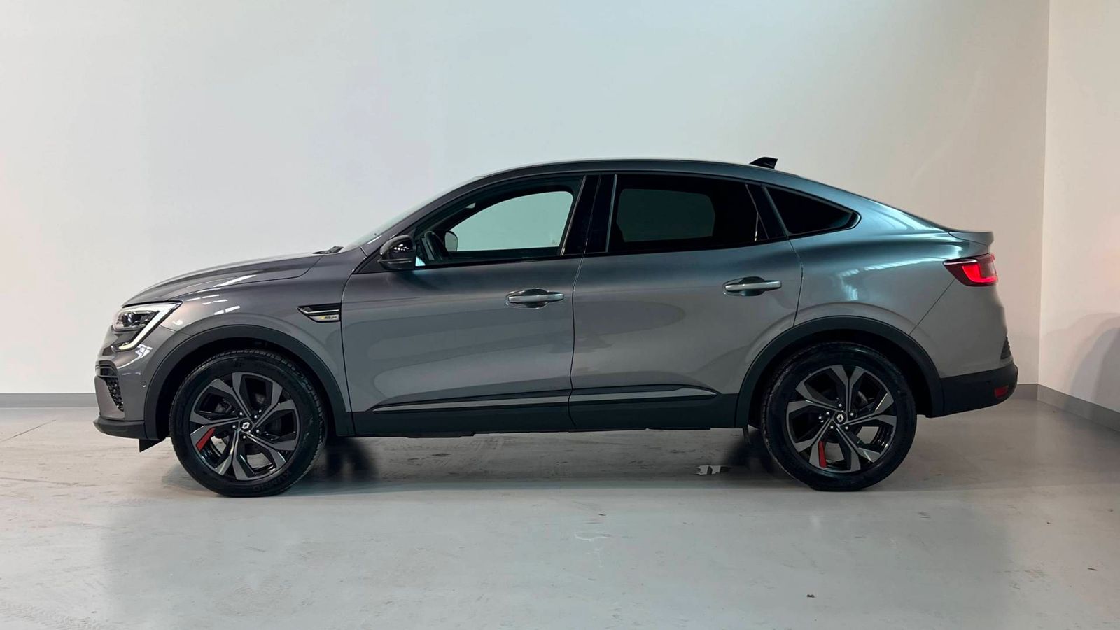 Renault Arkana 1.6 E-TECH Hybrid 145 R.S. Line - Samsaru's Car Outlet
