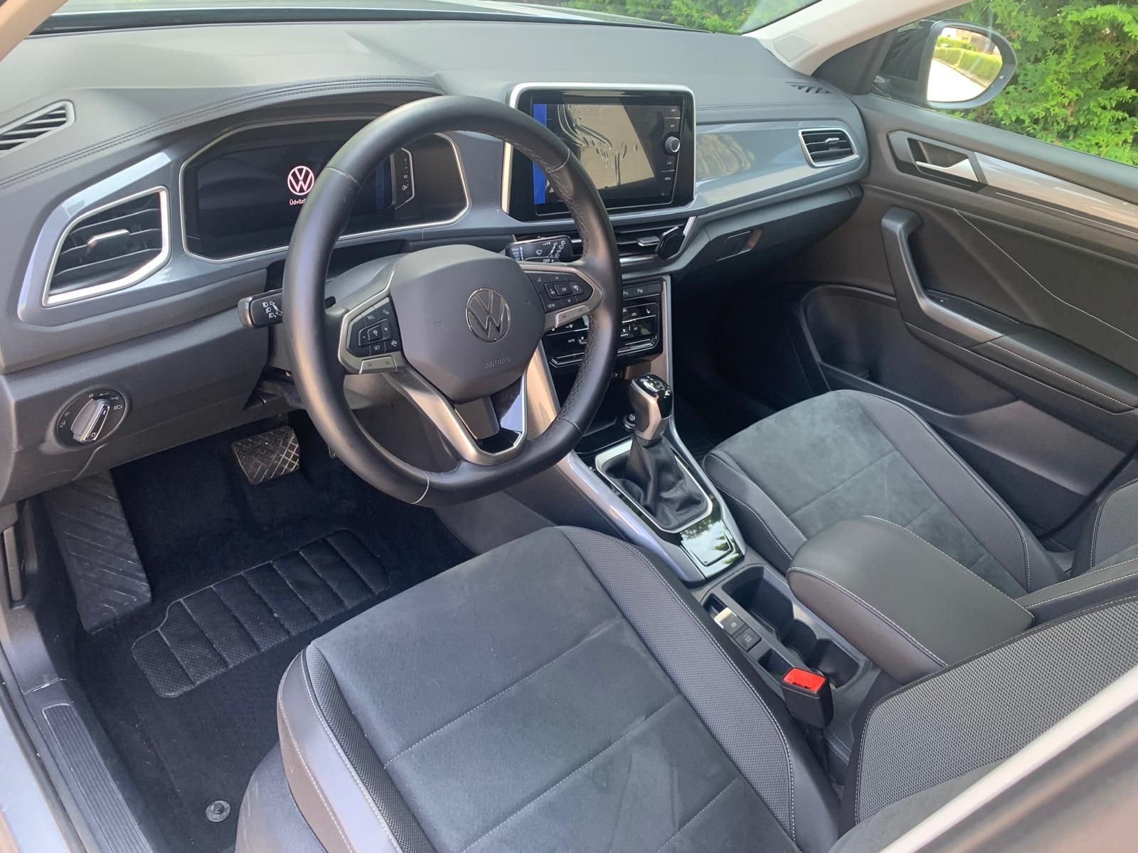 Volkswagen T-Roc Move 1.5 TSI DSG - Samsaru's Car Outlet