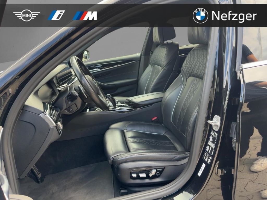 BMW 540 i xDrive Touring M Sport Head-Up Park-Assist