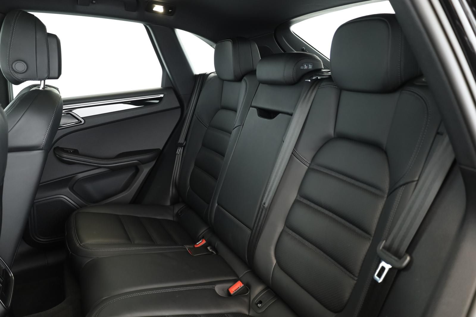 Porsche Macan S - Samsaru's Car Outlet