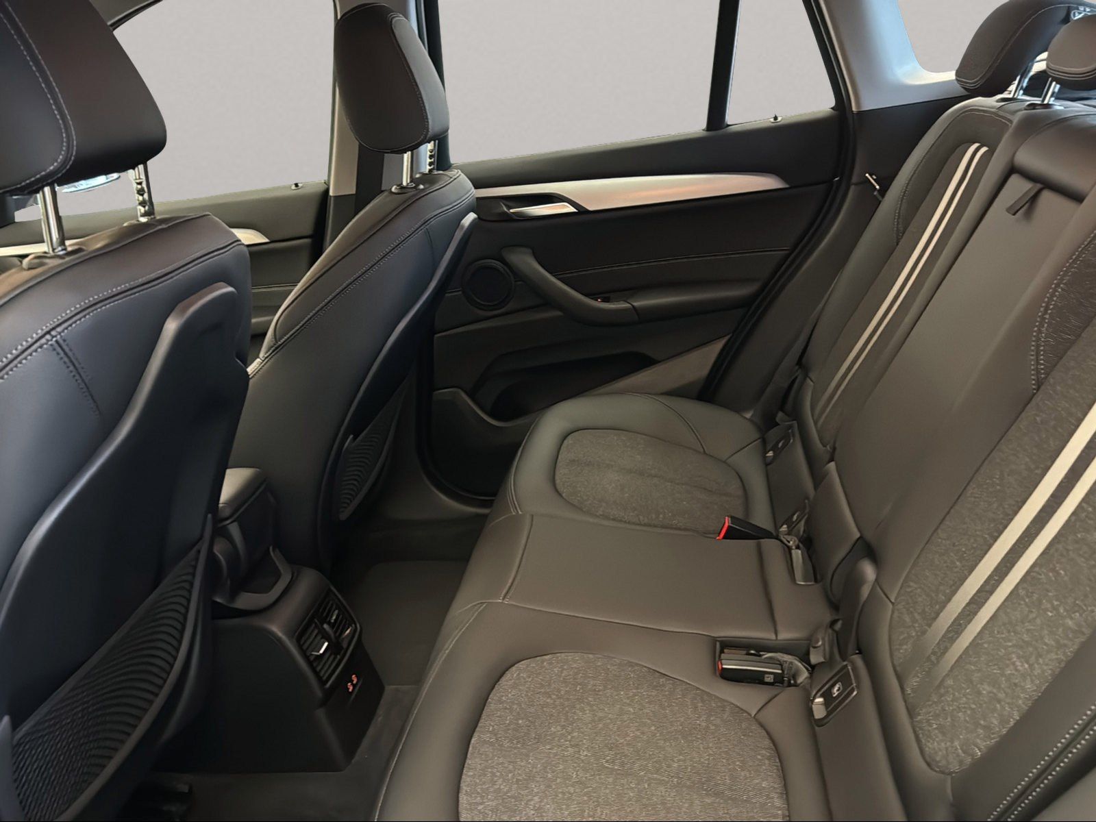 BMW X1 xDrive25e - Samsaru's Car Outlet