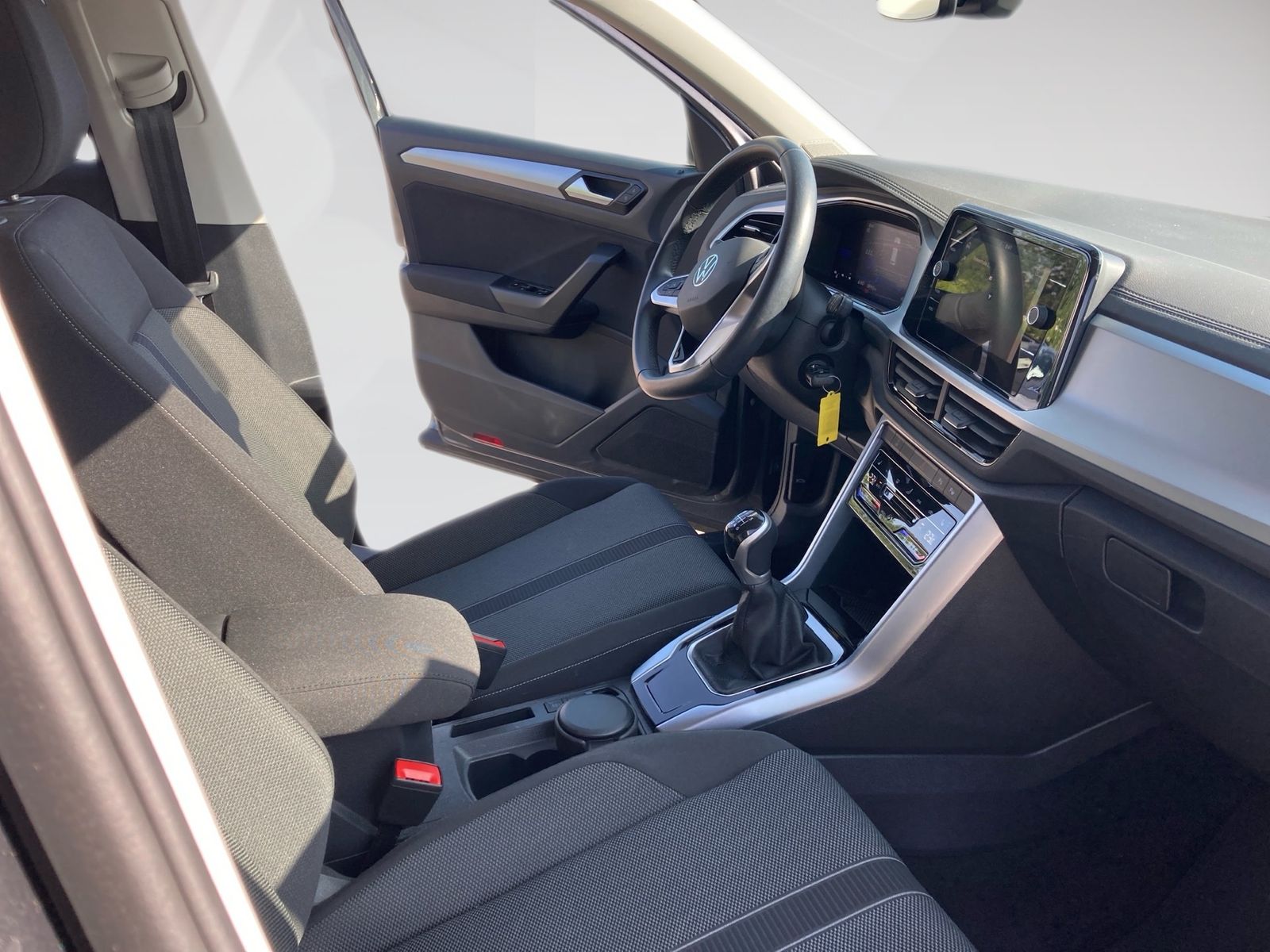 Volkswagen T-Roc LIFE 1.0TSI - Samsaru's Car Outlet