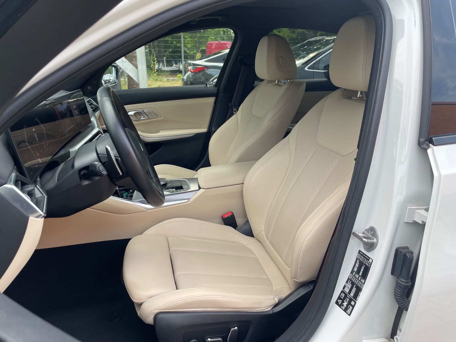 BMW 330 i xDri*MSport* Sit-Memory*Glass-Dach*Comfort