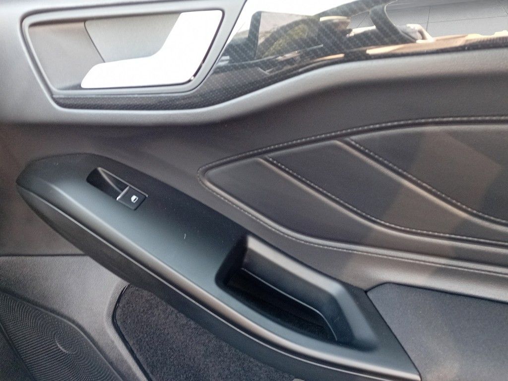 Ford Focus Turnier 1.0 EcoBoost Hybrid Aut. ST-LINE X
