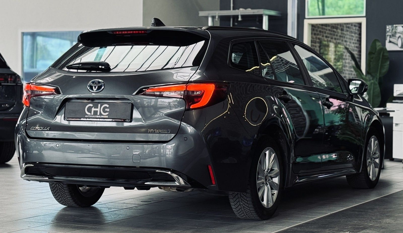 Toyota Corolla Touring Sports Hybrid Business|1.HD|KAME