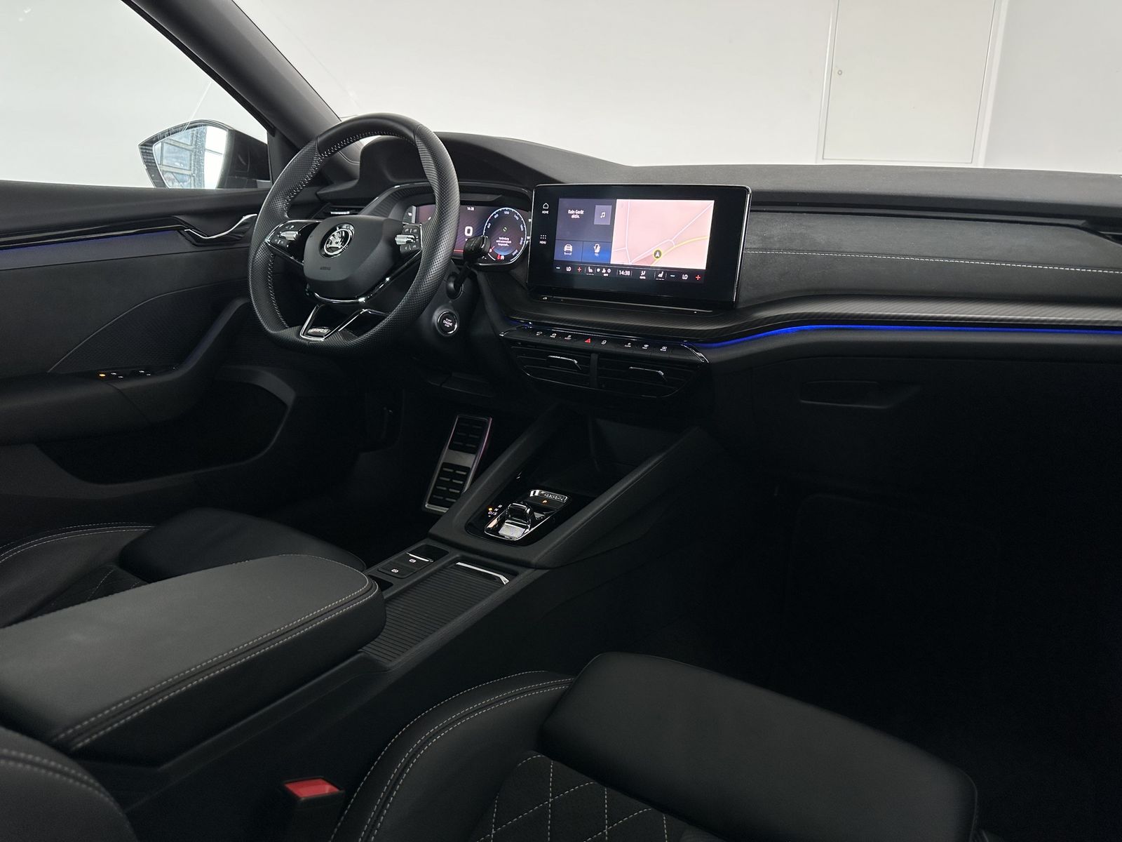 Skoda Octavia Combi RS 4x4 - Samsaru's Car Outlet