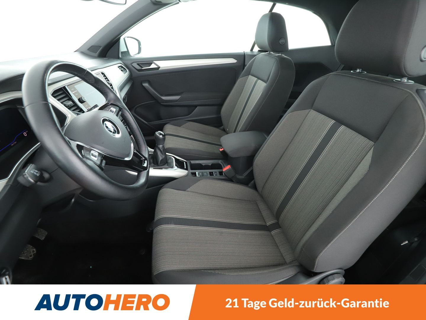 Volkswagen T-Roc 1.5 TSI ACT Style - Samsaru's Car Outlet