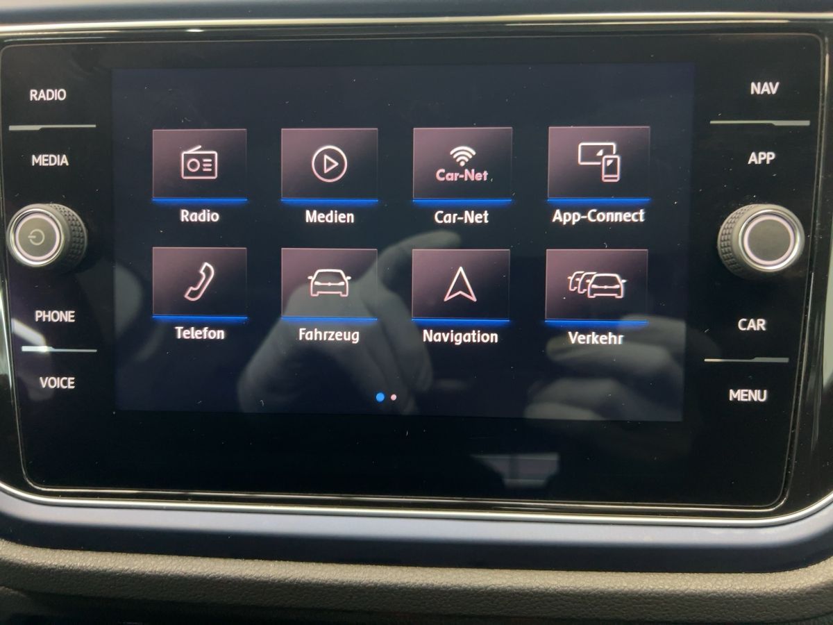 Volkswagen T-Roc 1.5 TSI DSG R-Line - Samsaru's Car Outlet