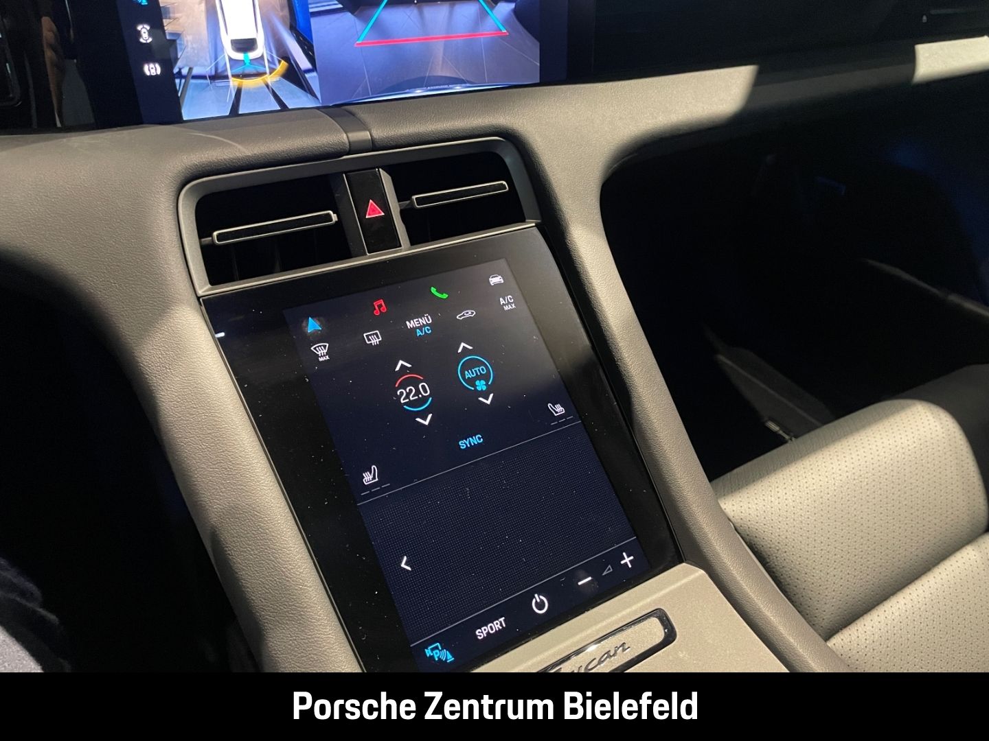 Porsche Taycan 4 Cross Turismo Panorama Surround-View