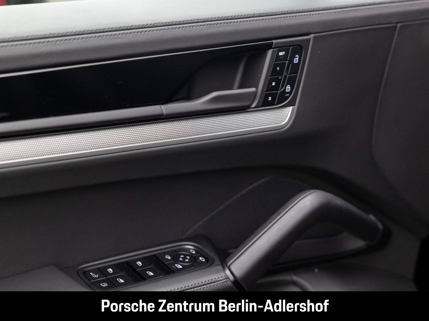 Porsche Cayenne E-Hybrid Sportabgasanlage BOSE 22-Zoll