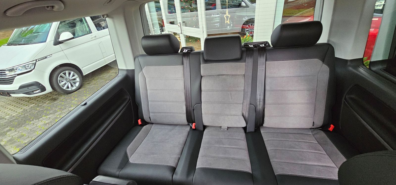 Volkswagen T6.1 Multivan Highline 2.0 TDI 204 PS 4MO DSG - Samsaru's Car Outlet