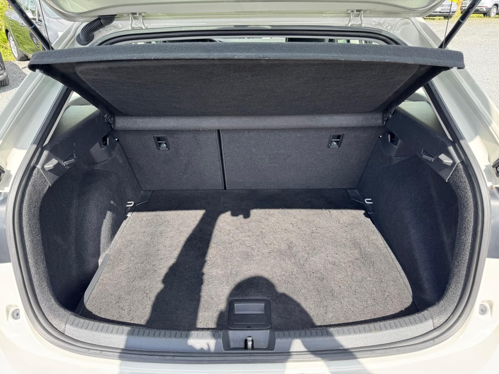 Volkswagen Taigo 1.0 TSI Life - Samsaru's Car Outlet