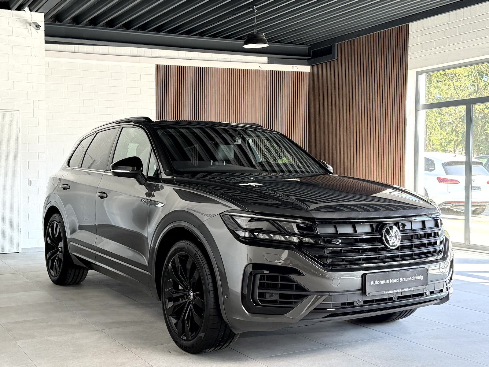Volkswagen Touareg R 3.0TSI*BlackStyle*Pano*AHK*HUD*IQ*