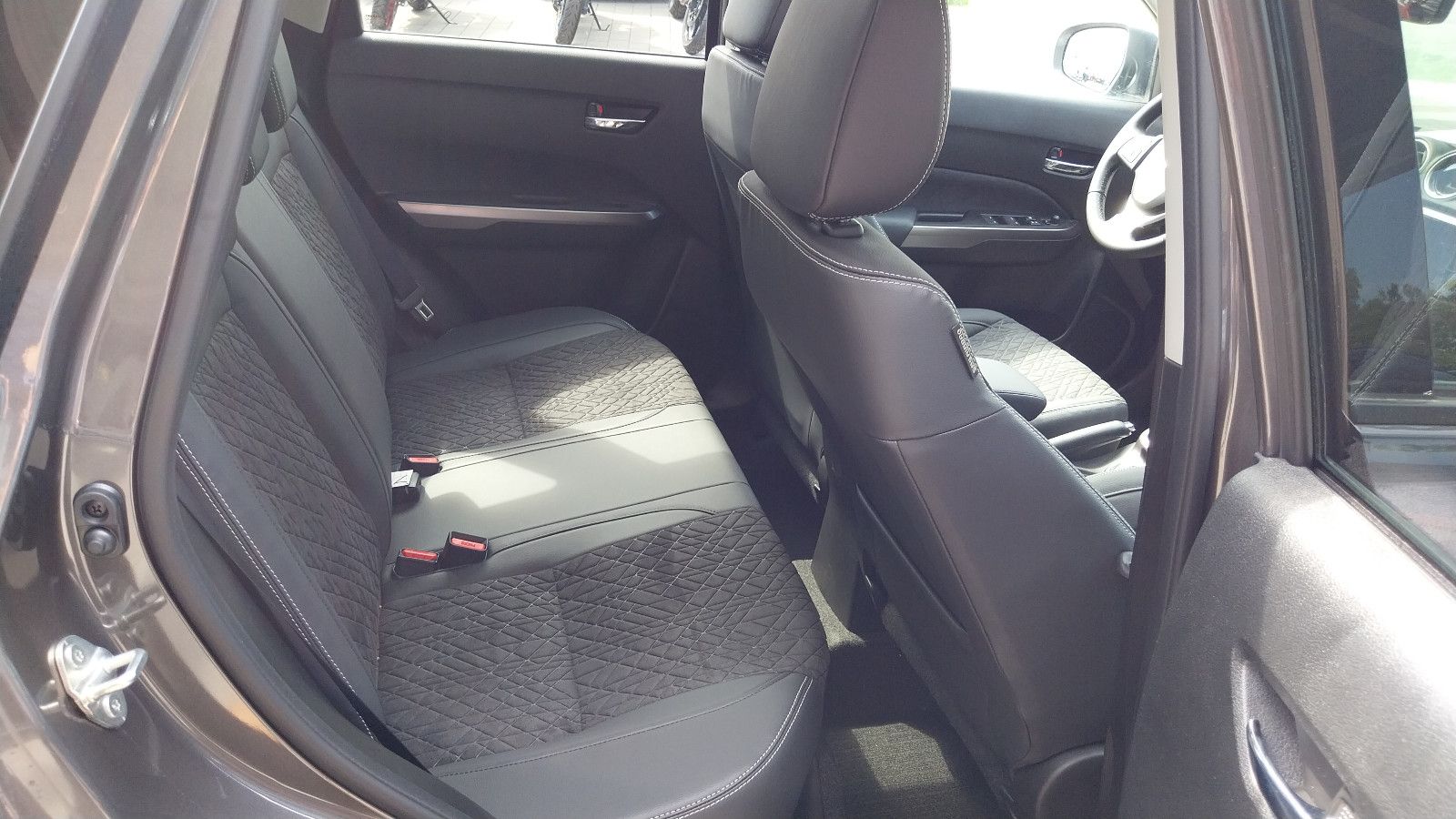 Suzuki Vitara 1.4 Hybrid Comfort+ Allgrip - Samsaru's Car Outlet