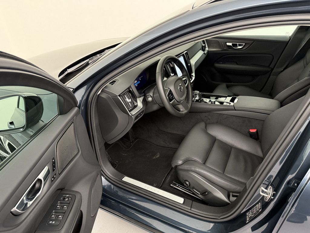 Volvo V60 Kombi T6 Plus Dark Recharge Plug-In Hybrid A