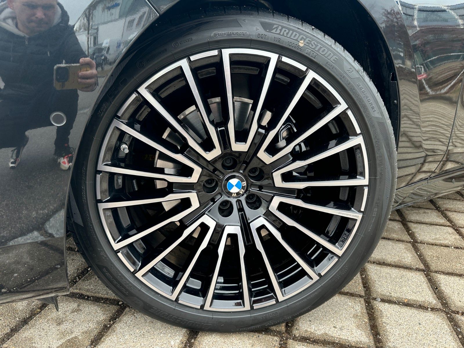 BMW 740d xDrive M Sport TV,Aut.Tür,SkyL,B&W,Luft
