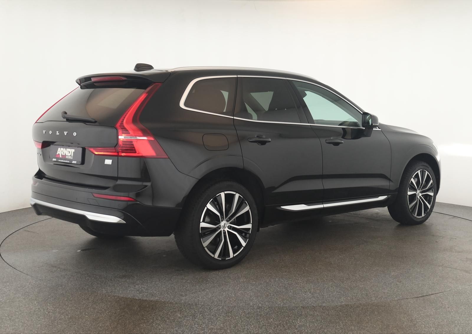 Volvo XC60 Recharge T6 AWD Core Pano Kam STHZ 20" AHK