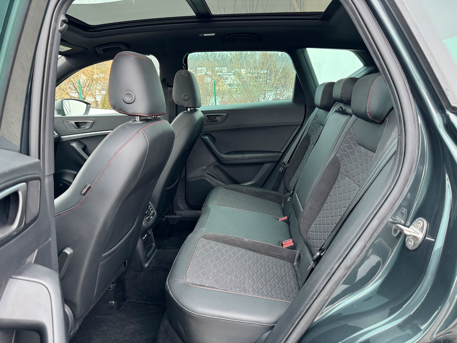 Seat Ateca FR 2.0 TSI DSG 4Drive ACC AHK PANO