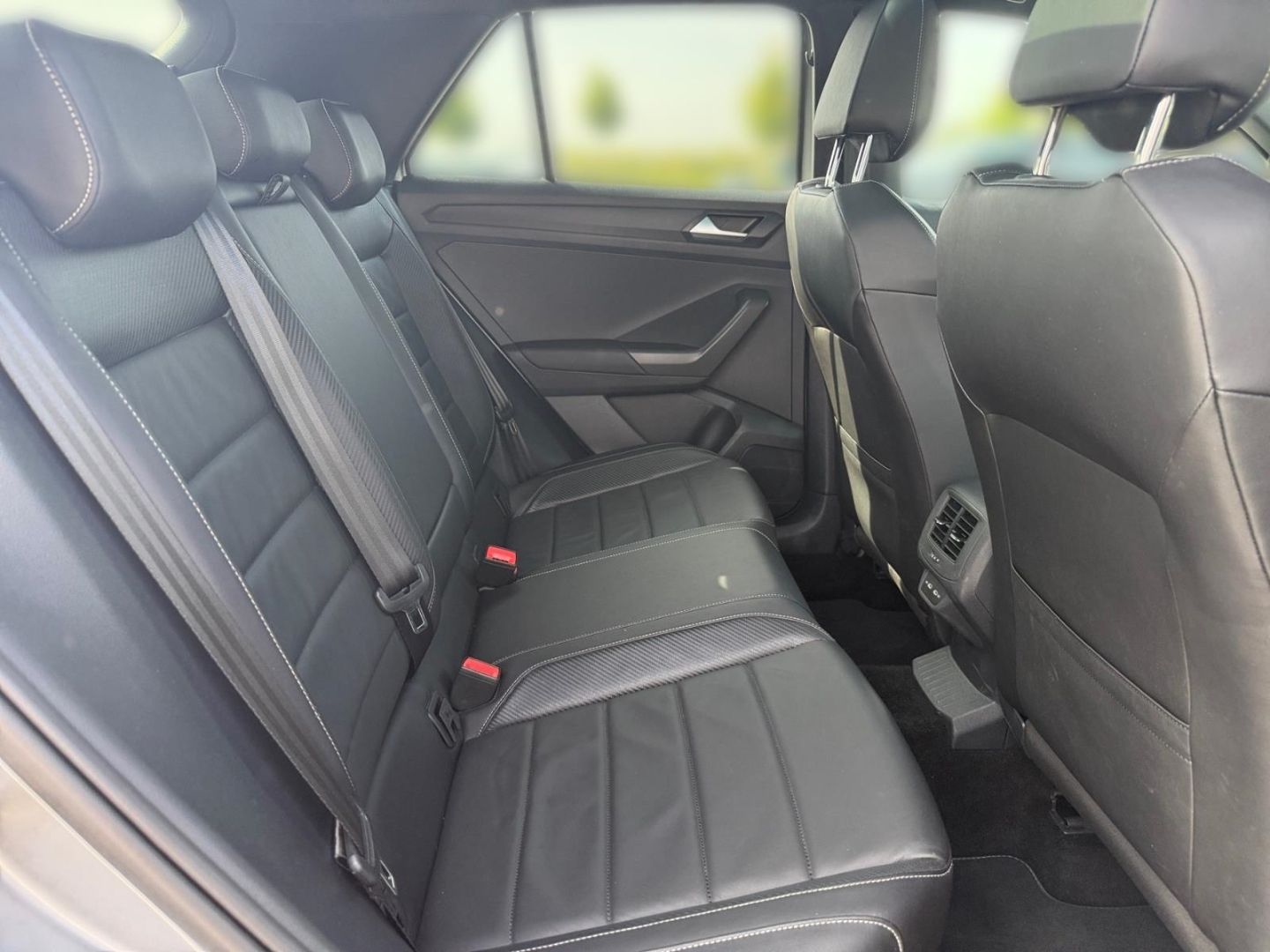 Volkswagen T-Roc R-Line 4motion 2.0 TSI - Samsaru's Car Outlet