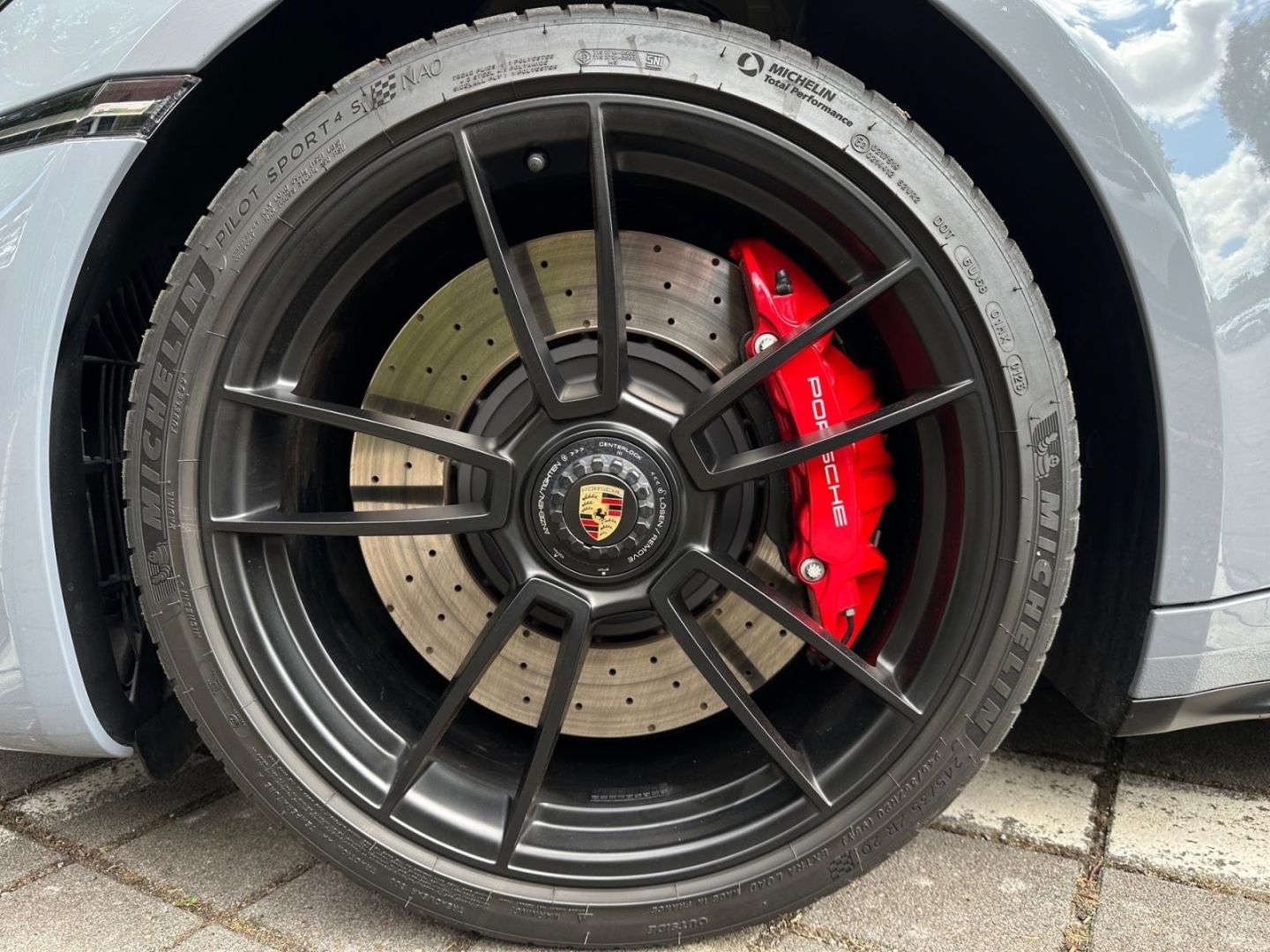 Porsche 911 Targa 4 GTS - Samsaru's Car Outlet